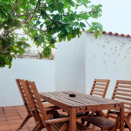 Balili House * פרל